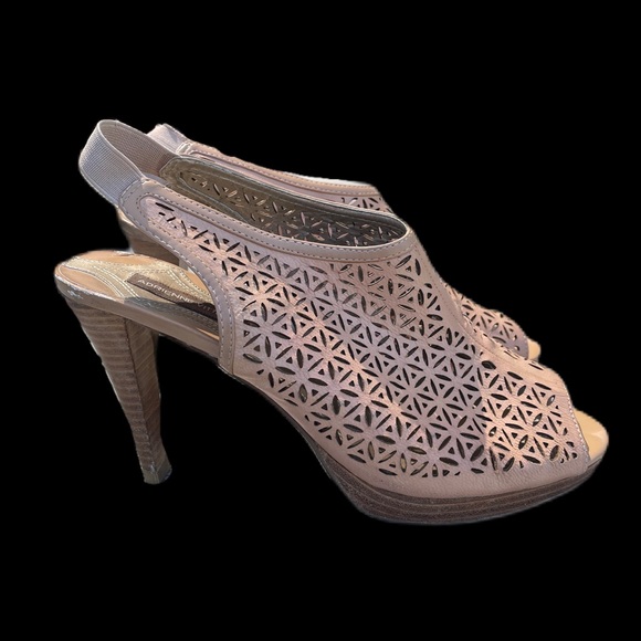 Adrienne Vittadini Laser Cut Tan Nude Slingback Open Toe Heels Size 10 M READ - Picture 1 of 13